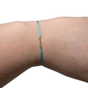 Gorjana Initial Prism Bracelet "I" – Blue String – Gold Plated